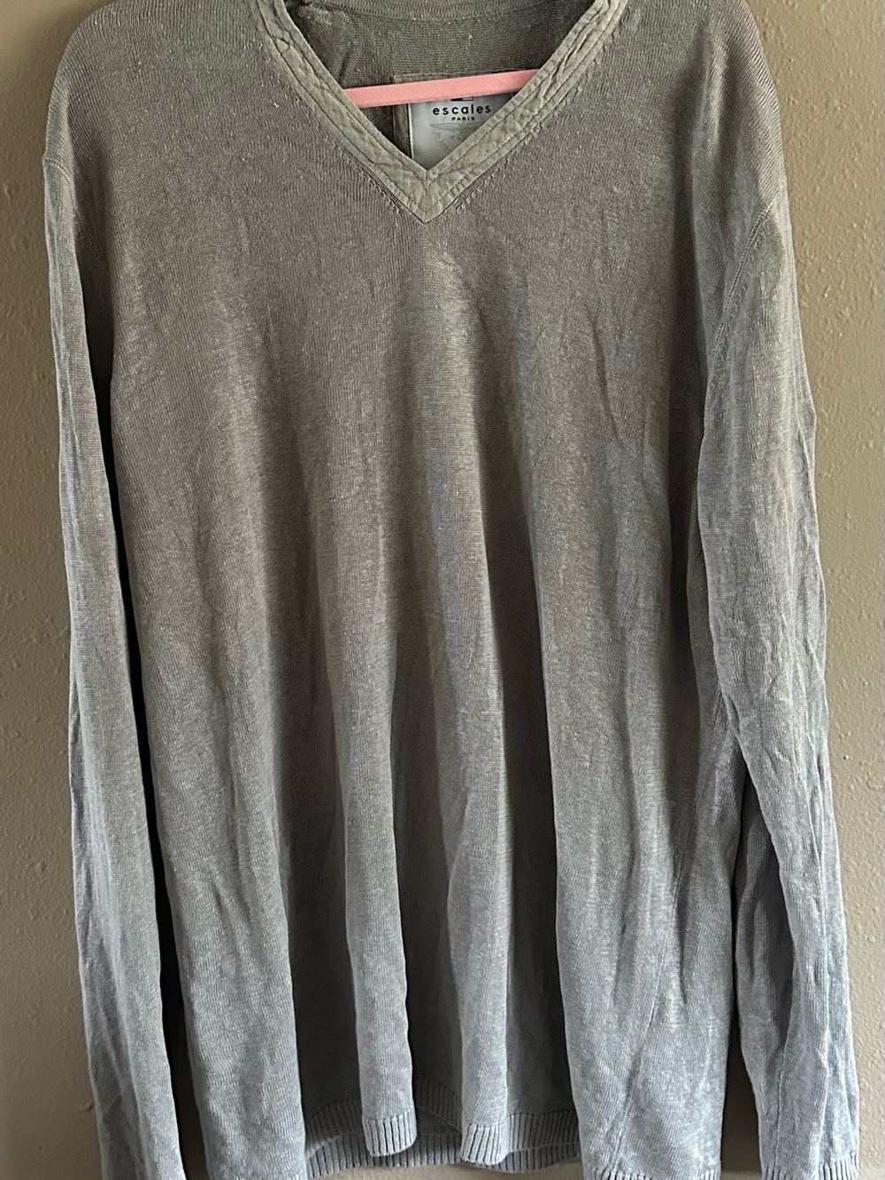 Escales Paris gray V neck XXL